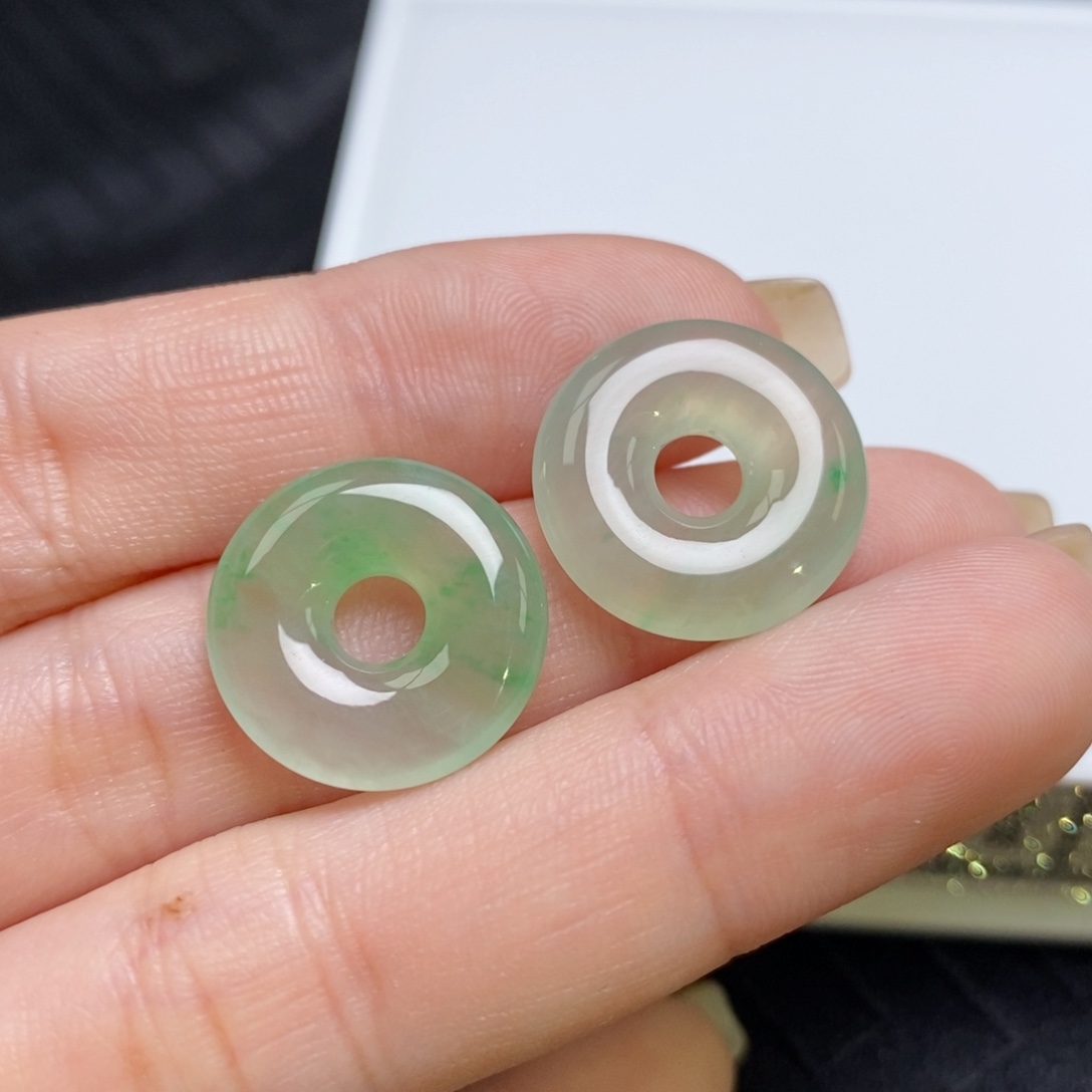 翡翠未镶嵌耳饰甜甜圈