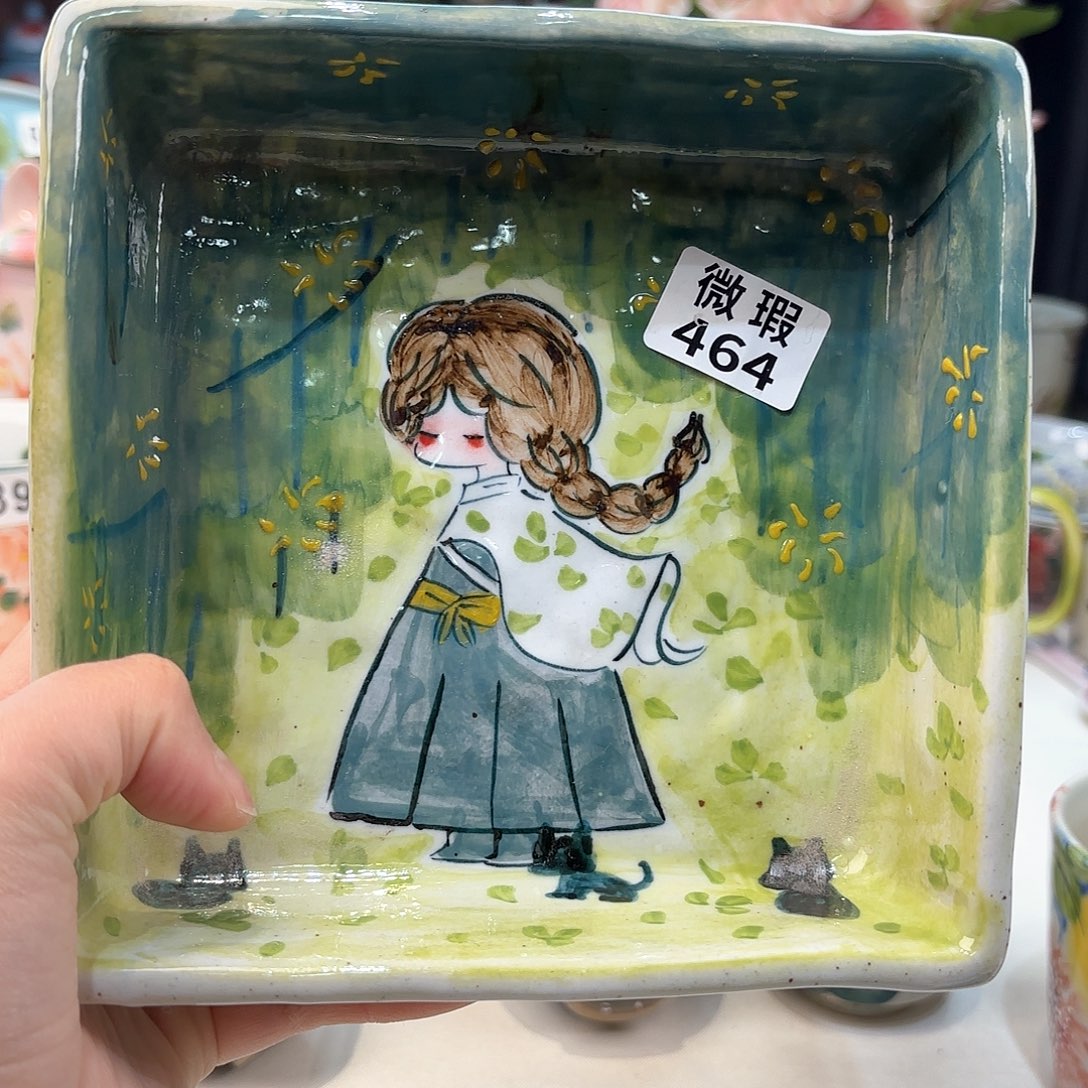 瓷片兔兔好de o w w wu w y