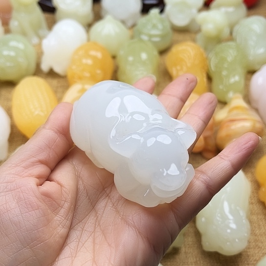 志***方玉天然玉石手把件