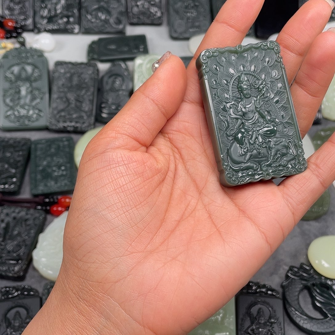 和田玉未镶嵌颈饰