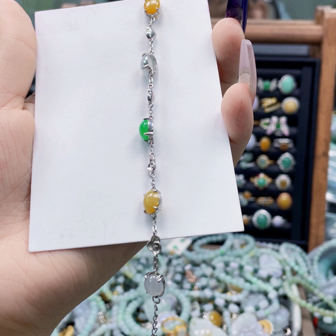 翡翠手镯未镶嵌天然翡翠Ａ货