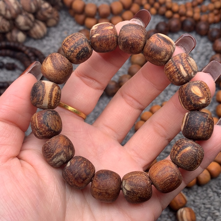 行***.贡木1314老型手串贡木