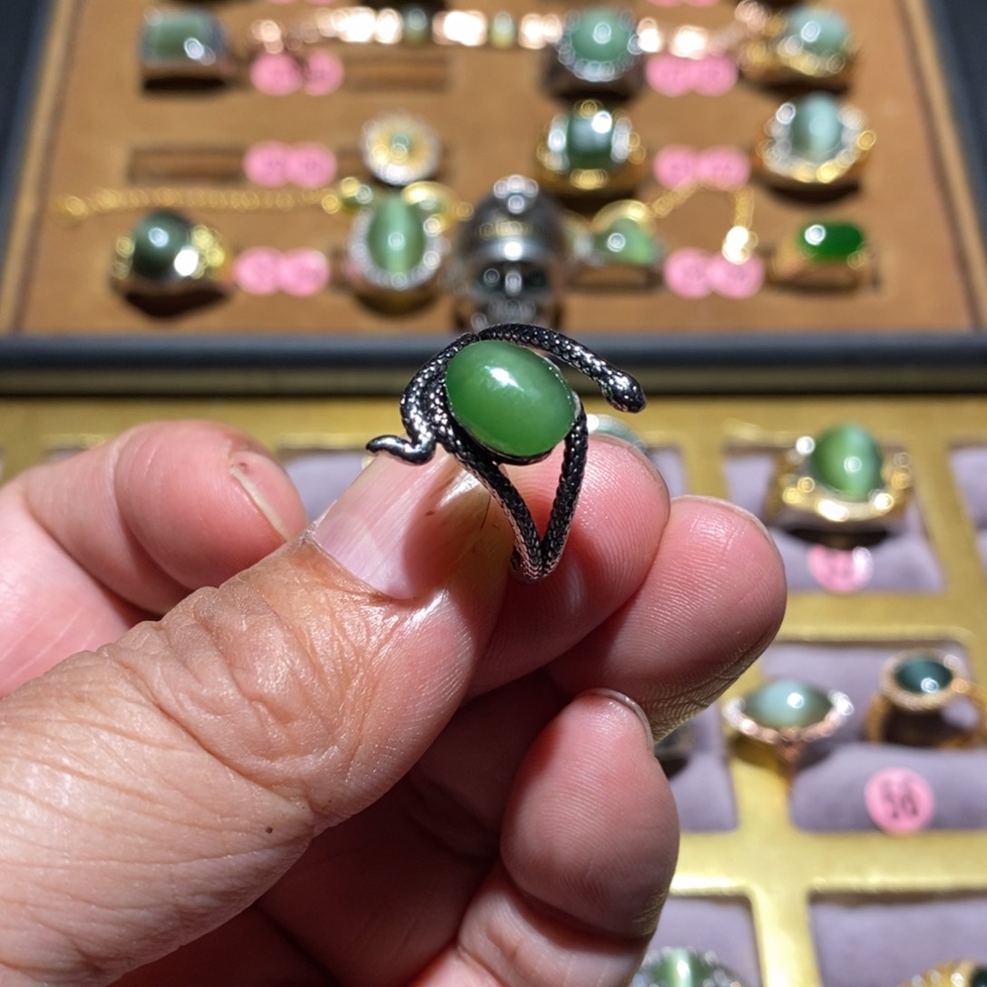 和田玉（碧玉）戒指未镶嵌陈***椒