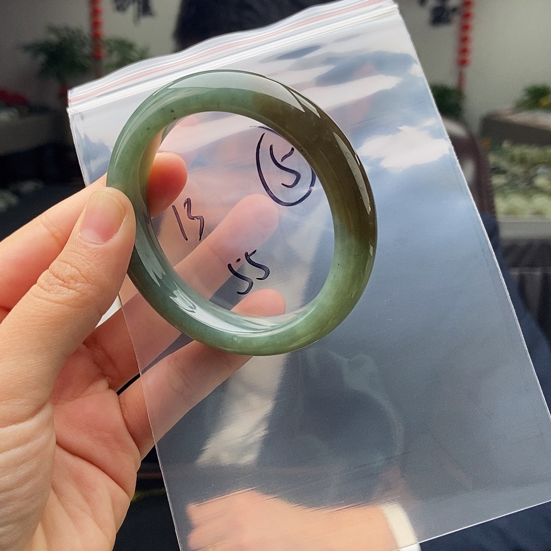 和田玉颜色多样性发拍一发一未镶嵌