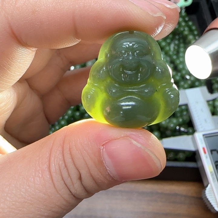 和田玉吊坠18K金镶嵌