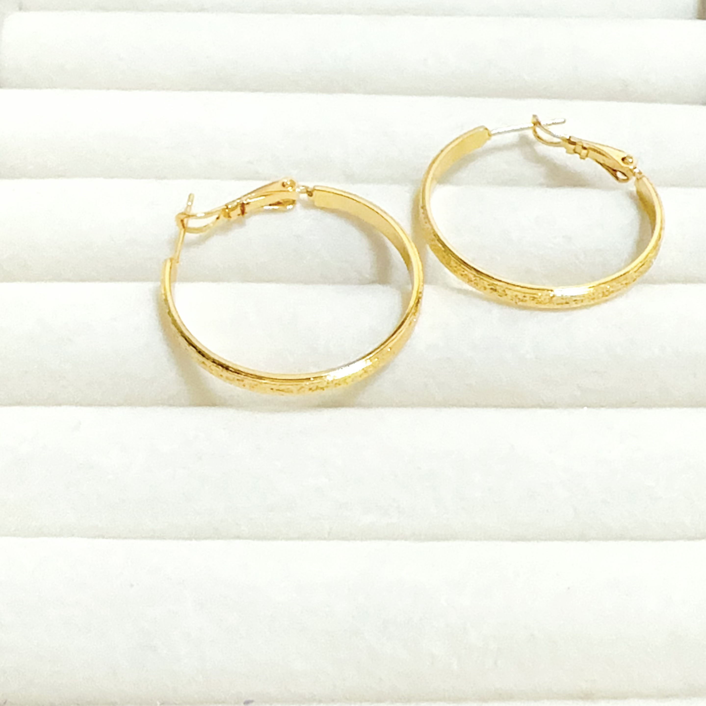 钛钢耳饰 【新款宝藏文创】爆闪宽边3公分耳圈 轻奢百搭时尚金色