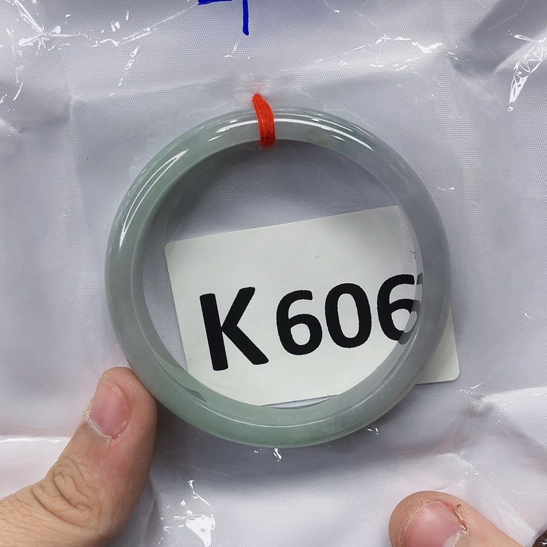 翡翠手镯未镶嵌多样性