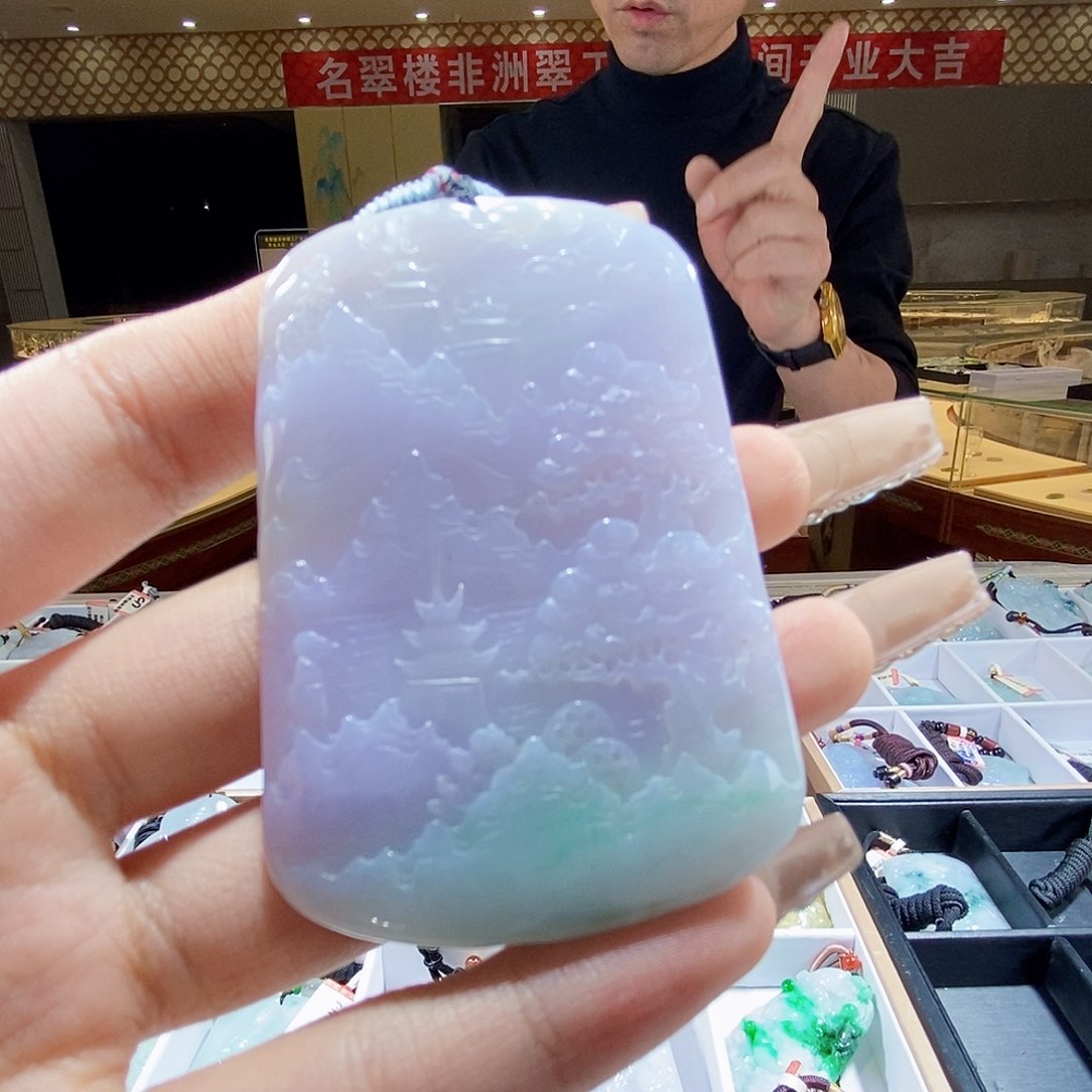 翡翠颈饰未镶嵌翡翠