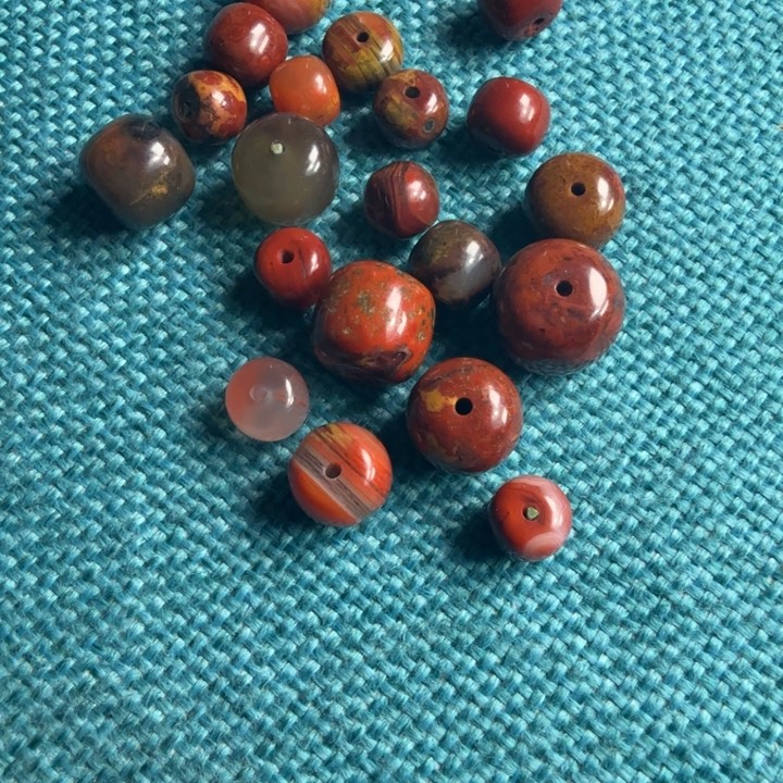 含***笑南红玛瑙未镶嵌手链