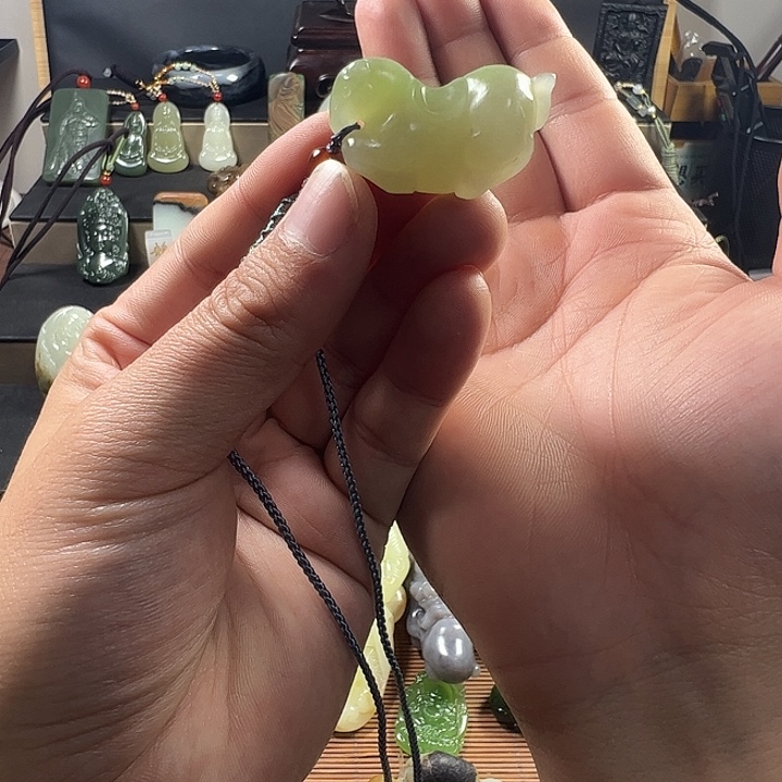 和田玉未镶嵌项链