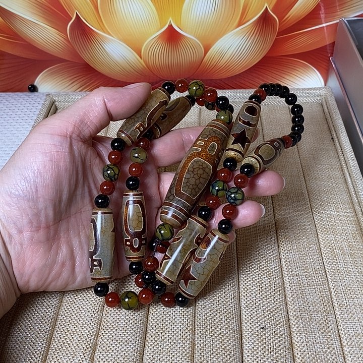 玛瑙/玉髓颈饰未镶嵌