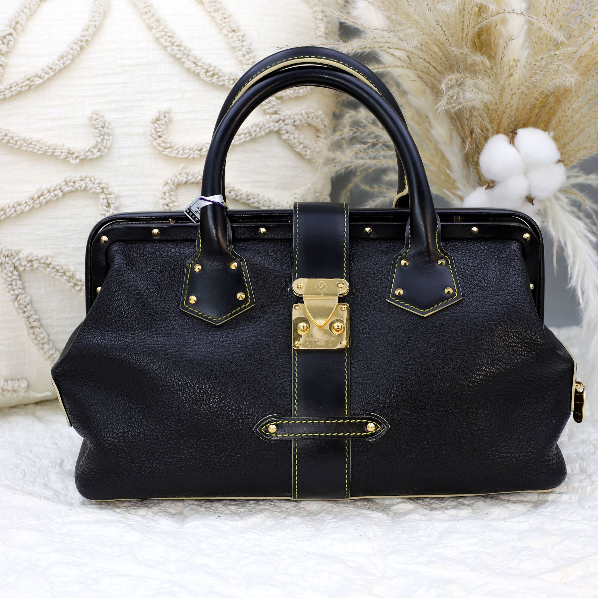 99新 LouisVuitton/路易威登 98新LV黑色Suhali 苏哈里手提包