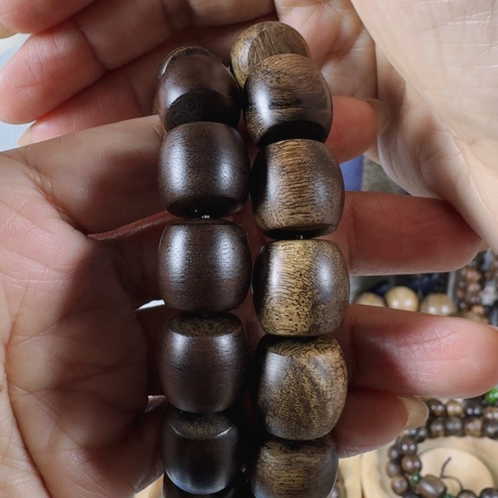 沉香手串勇****）白棋玉化瘤