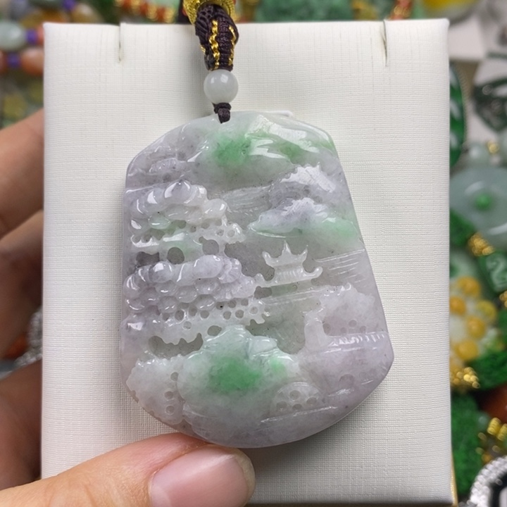 翡翠未镶嵌吊坠(赠链)