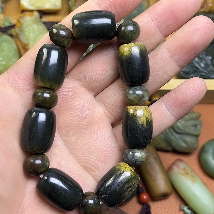 岫岩河磨玉（透闪石质玉）未镶嵌手链