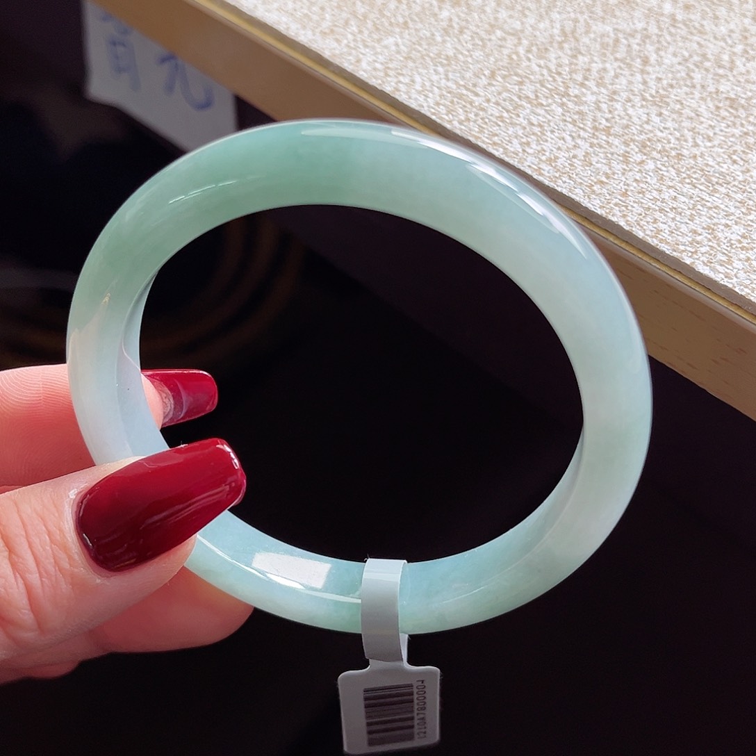 翡翠手镯未镶嵌手镯