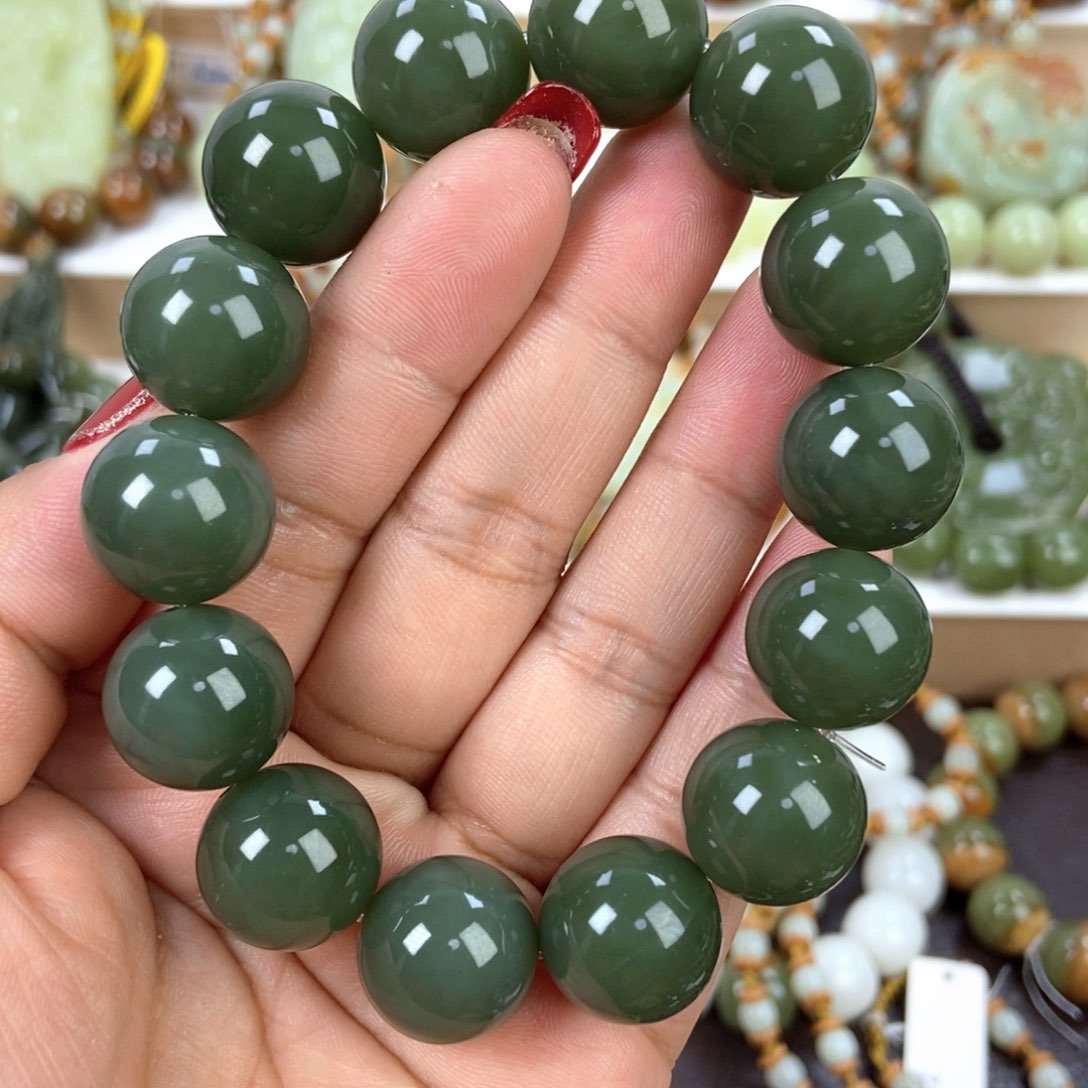 透闪石质玉手串未镶嵌