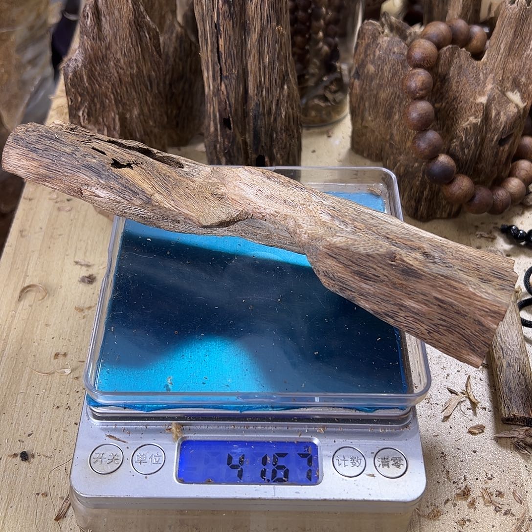 香料绿奇楠虫漏41克透顶绿