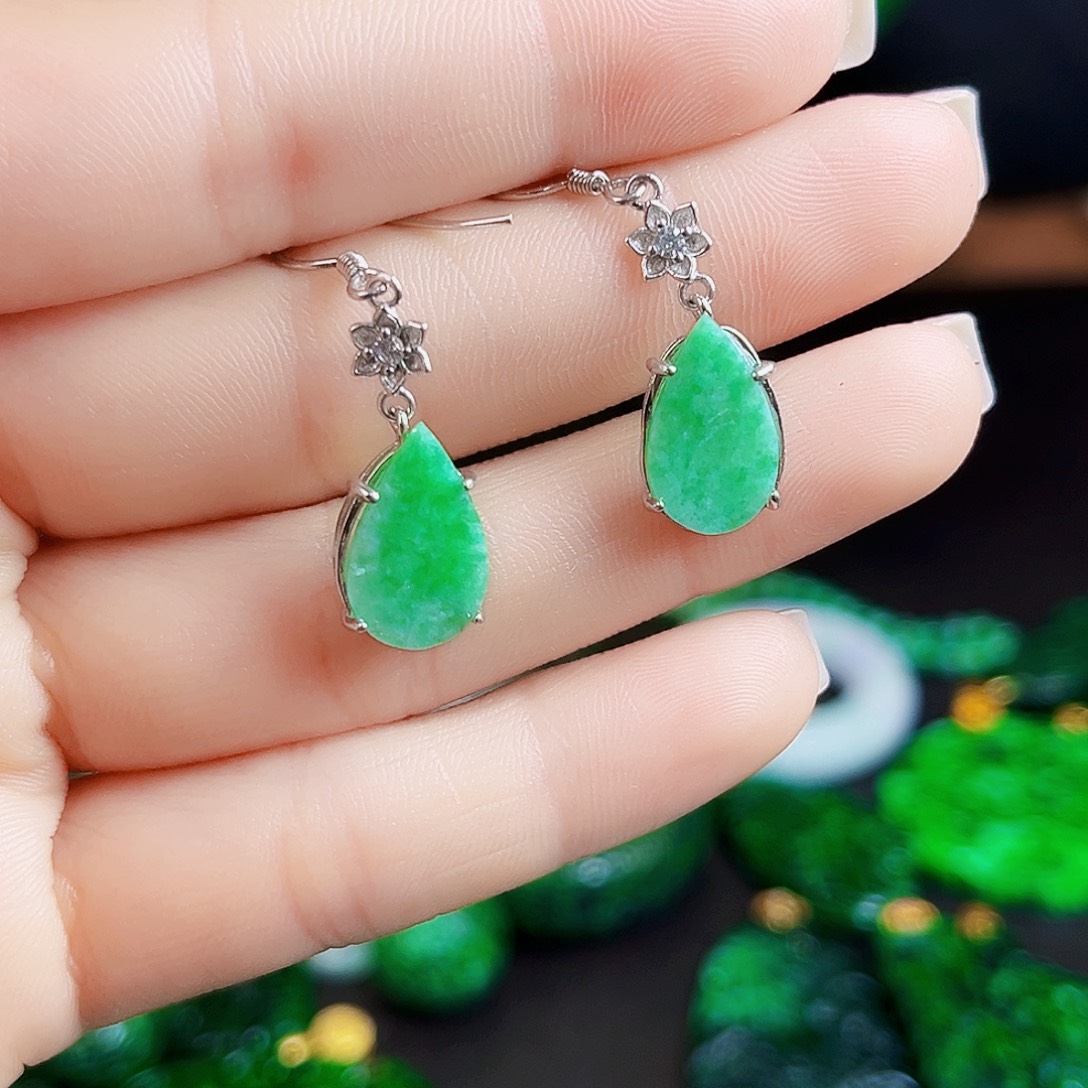 颈饰银S925镶嵌翡翠多样性