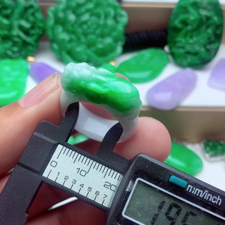 翡翠未镶嵌戒指戒指