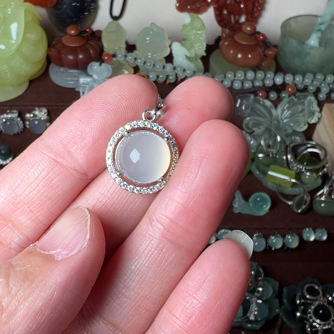 蛇纹石玉吊坠(不含链)未镶嵌