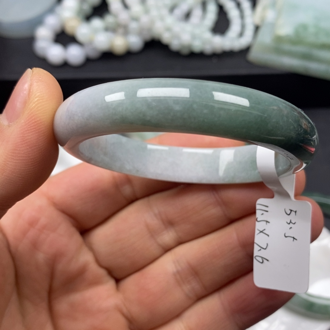 翡翠未镶嵌手镯翡翠手镯