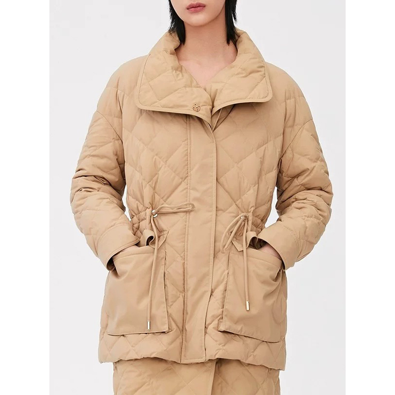 原单非市面货！“小禾”立领菱形格羽绒外套R390