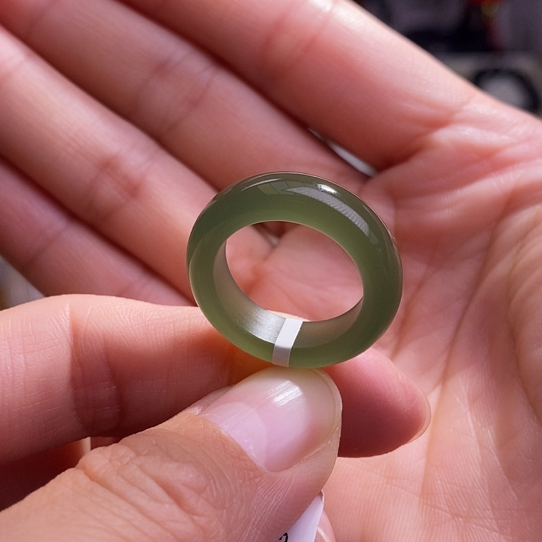 颈饰未镶嵌和田玉晴水戒圈