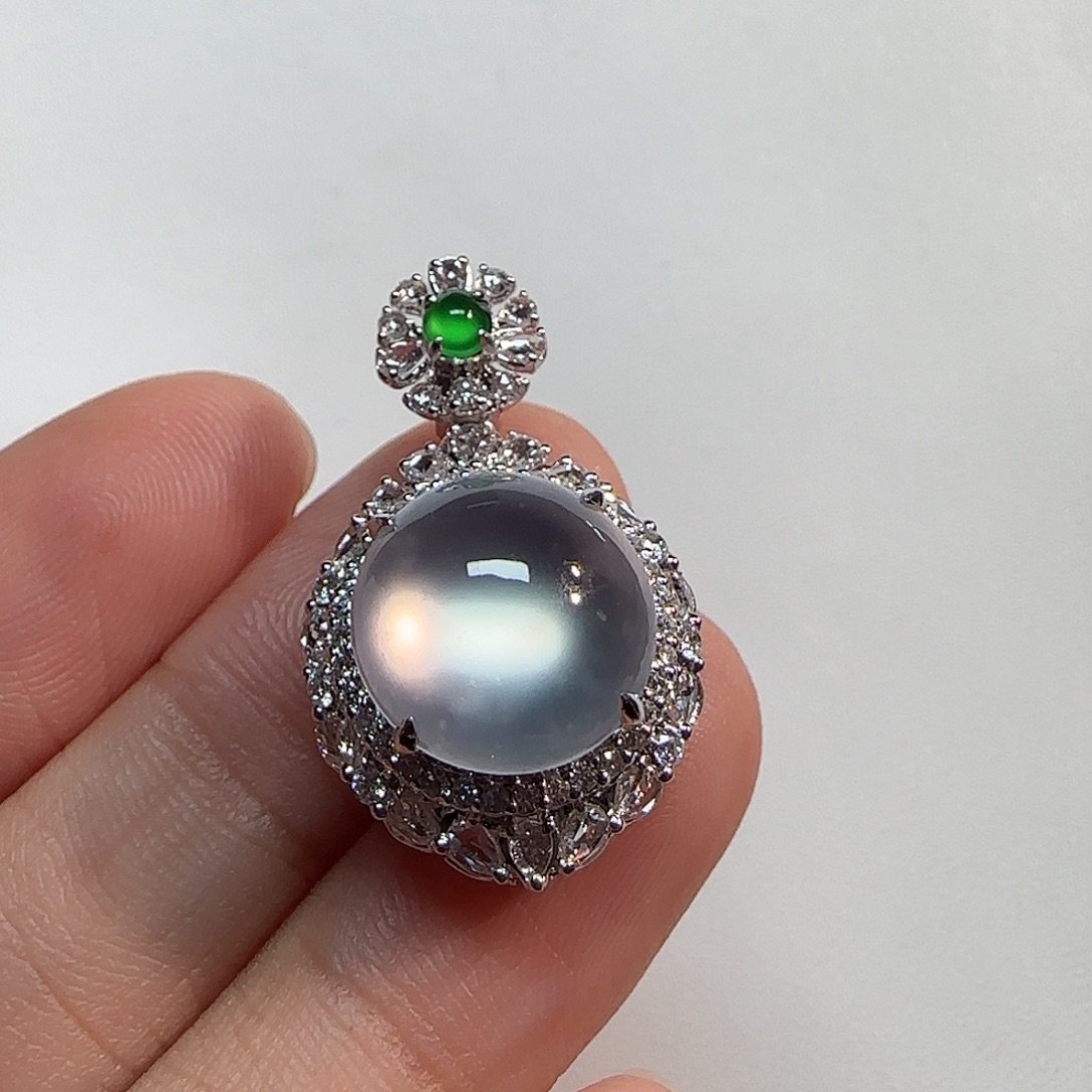 玫***瑰翡翠18K金镶嵌吊坠(不含链)蛋面