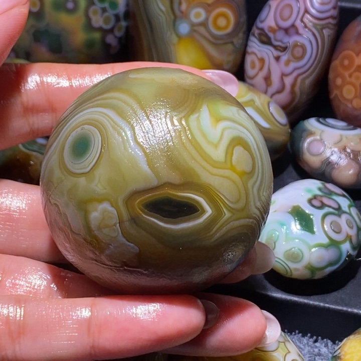 玛瑙/玉髓未镶嵌珠宝奇石95