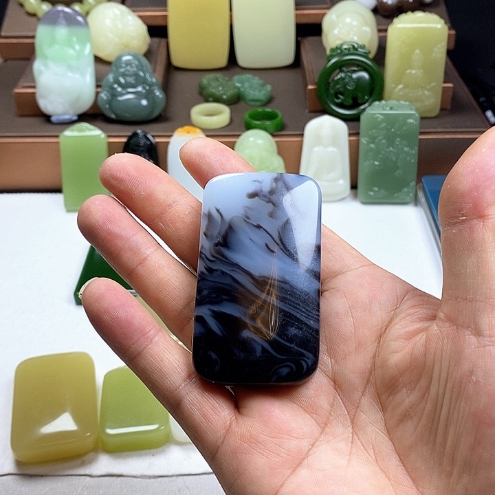和田玉（糖玉）未镶嵌珠宝奇石