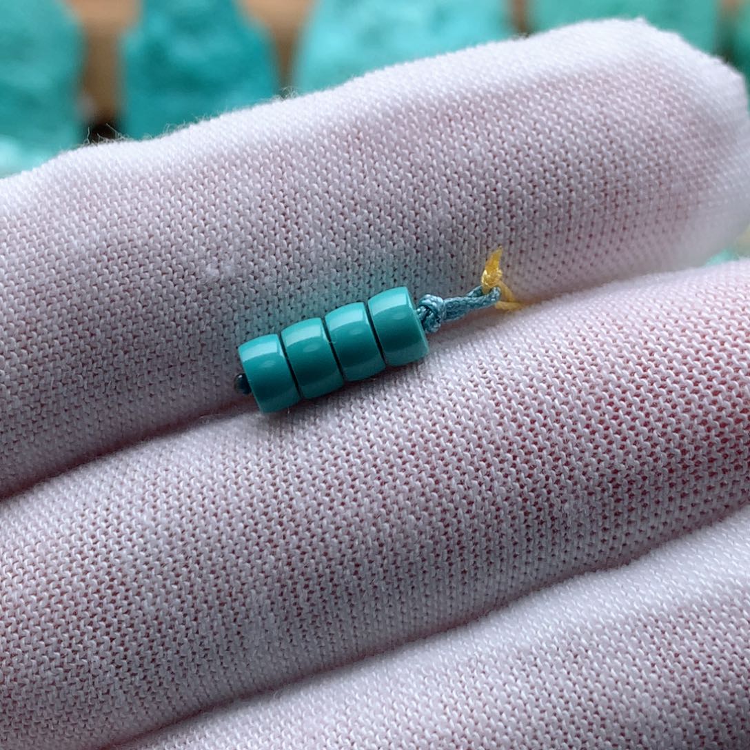 绿松石颈饰未镶嵌