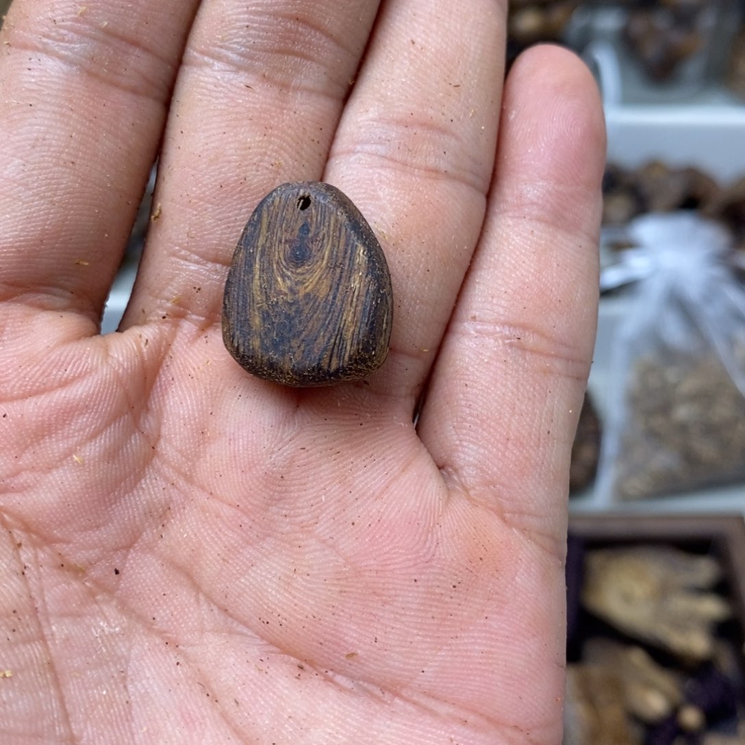 沉香碎屑沉香爱心