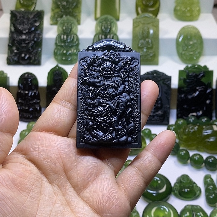 蛇纹石玉颈饰未镶嵌鹧***澜