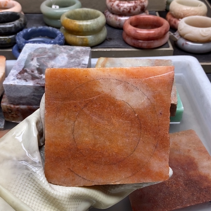 石英岩玉未镶嵌定制无裂不退换橘红闪闪定制无裂不退换