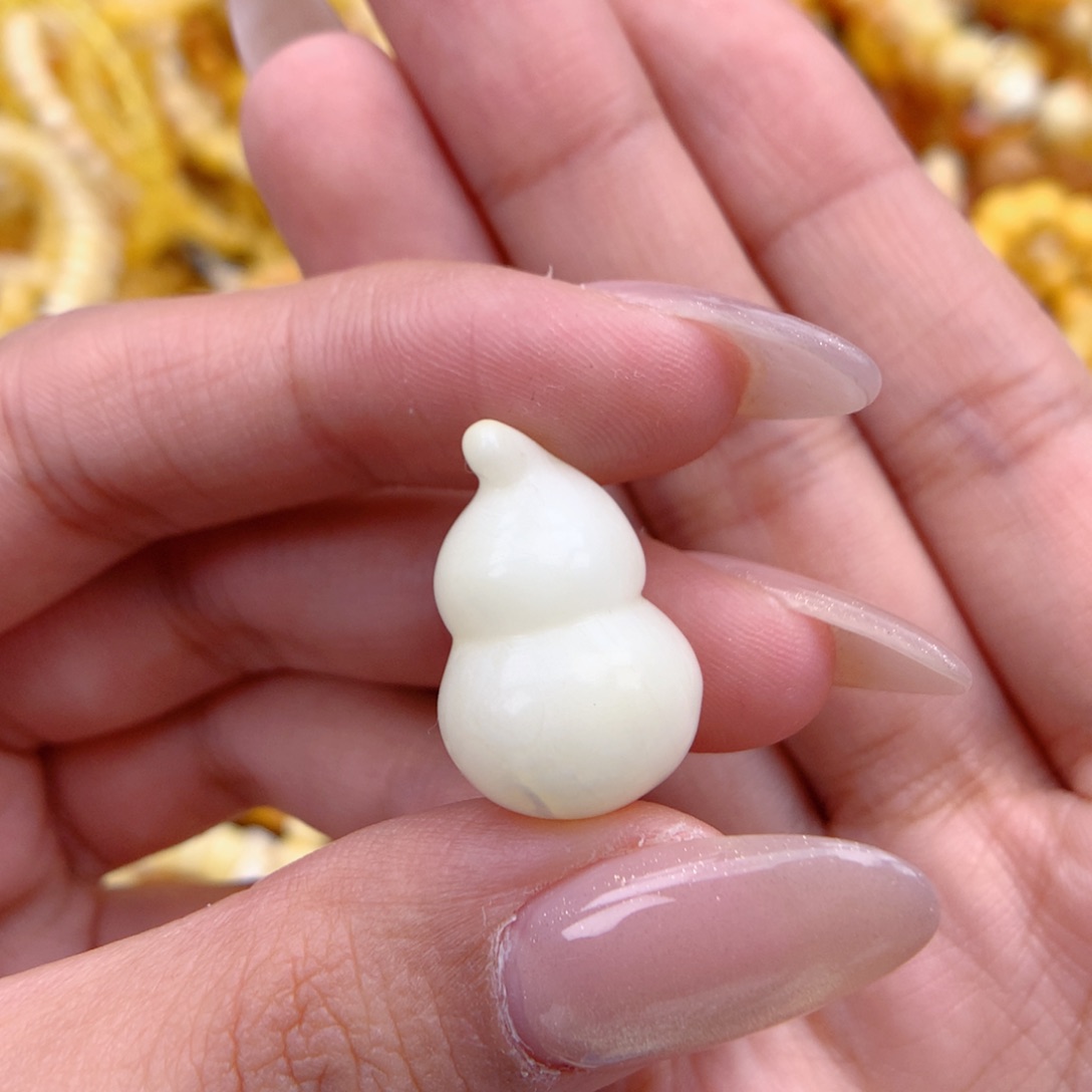 混***民琥珀未镶嵌珠宝奇石