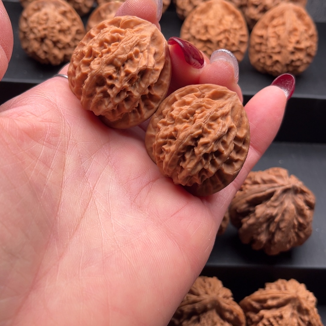 梅***帝文玩核桃把件金公子