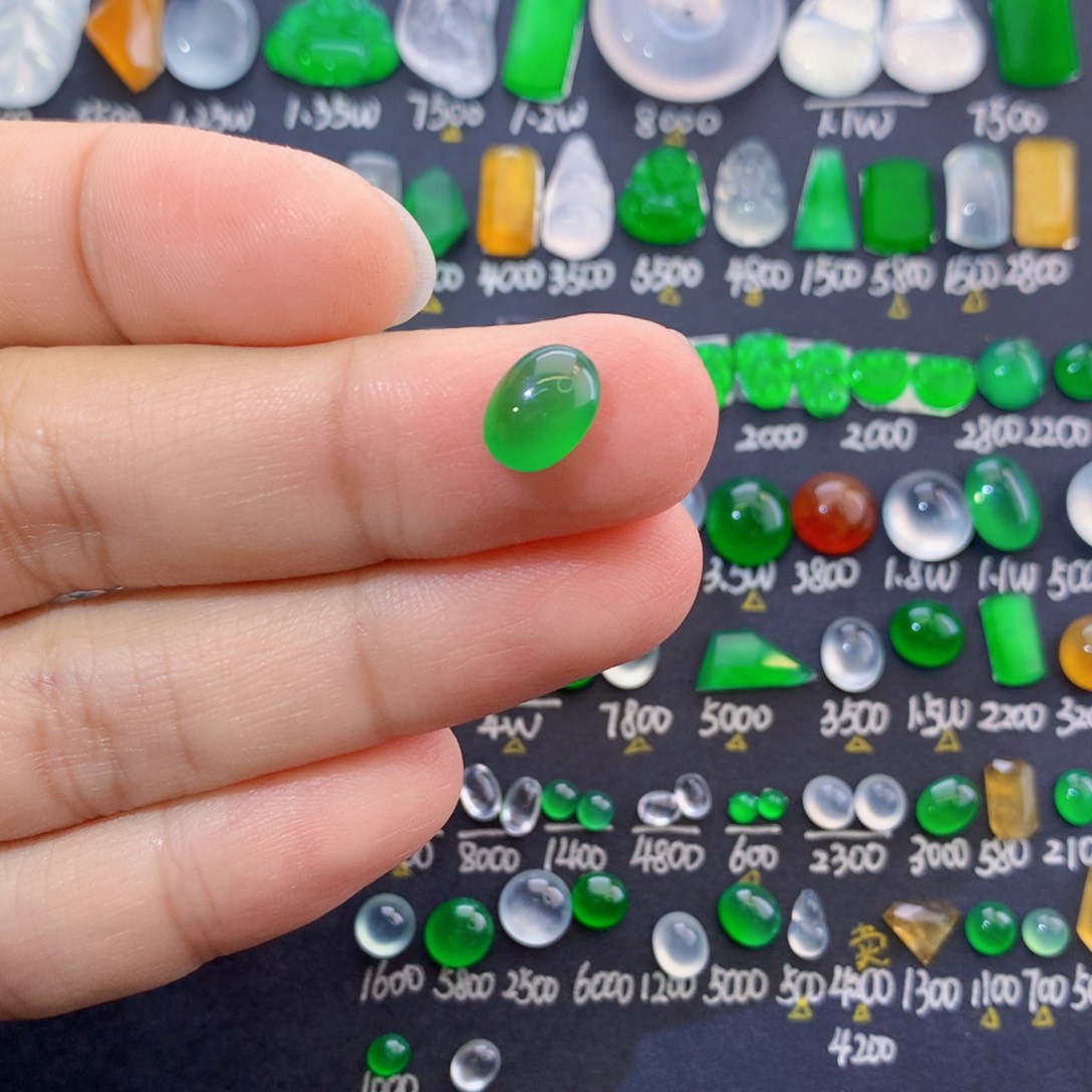 翡翠未镶嵌颈饰天然翡翠玉石绿蛋