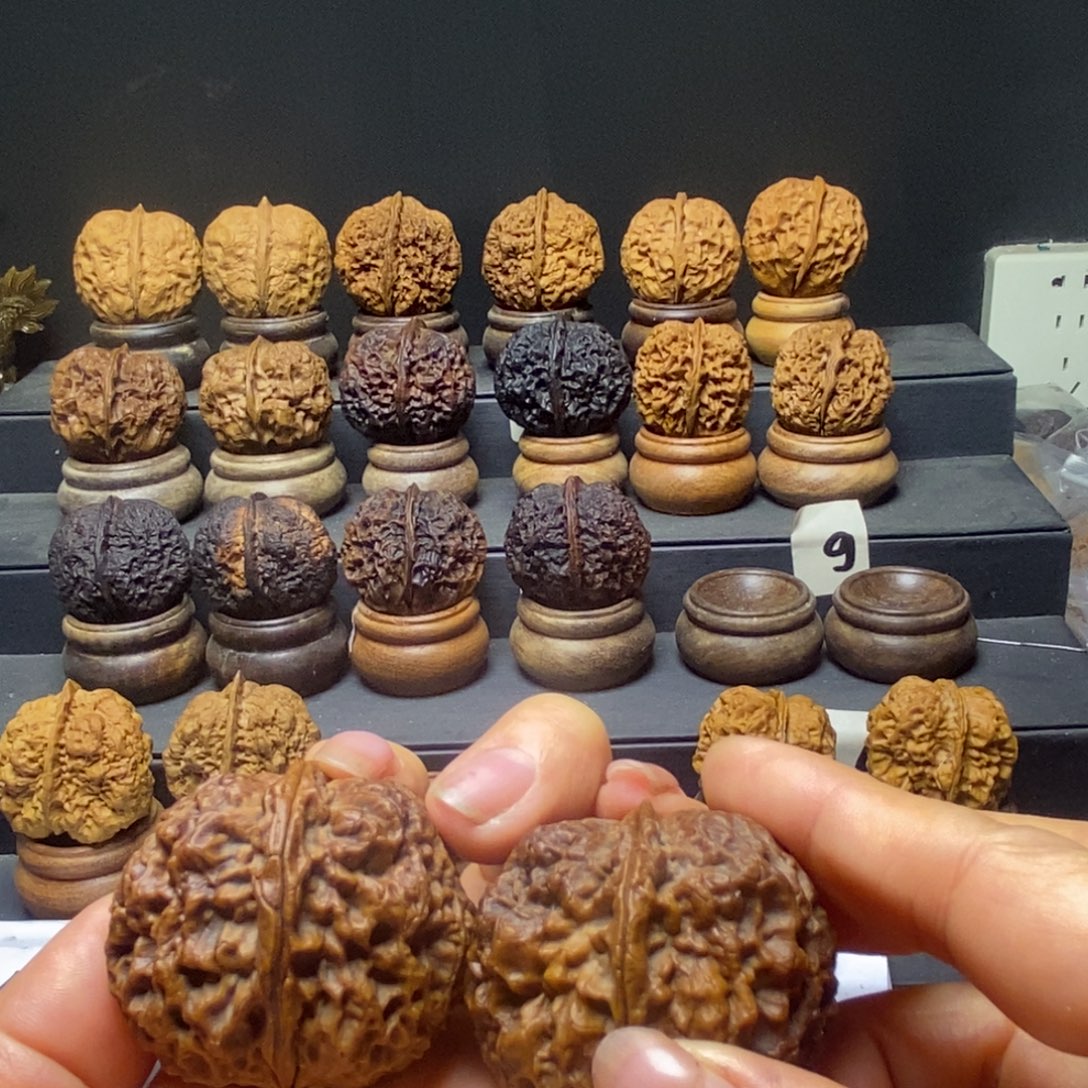 文玩核桃吊坠龙洲43