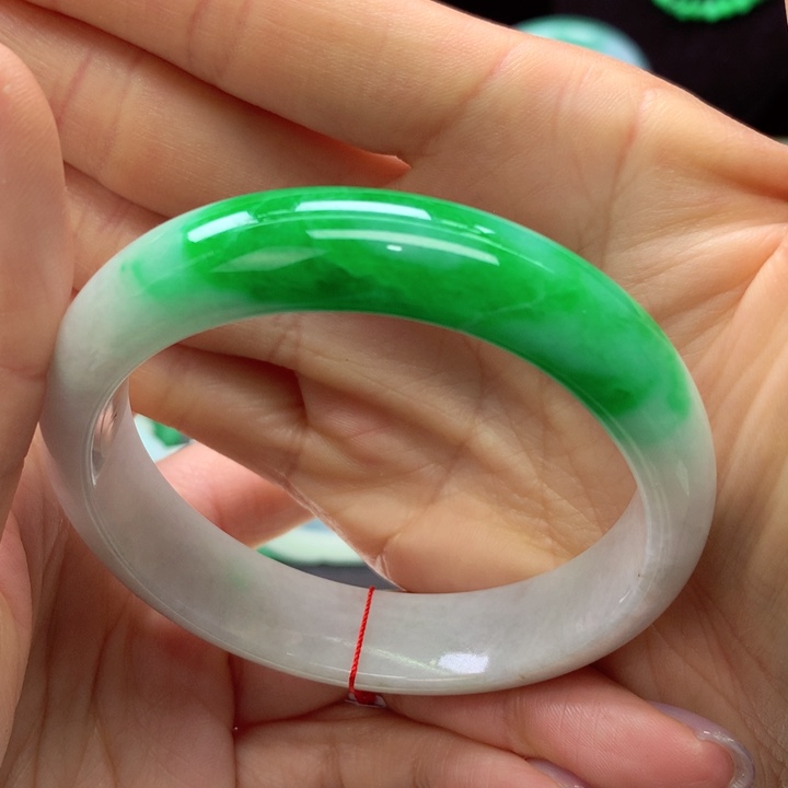 【闪购商品】翡翠手镯未镶嵌小*乐付1万订金，未付1.48万