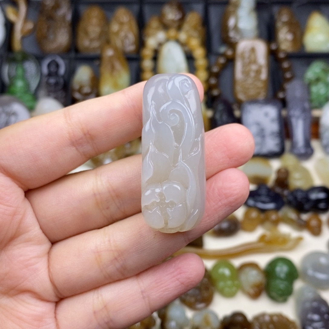 颈饰未镶嵌和田玉