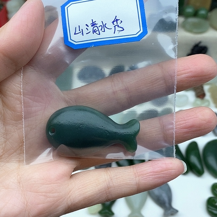 颈饰未镶嵌和田玉山**秀