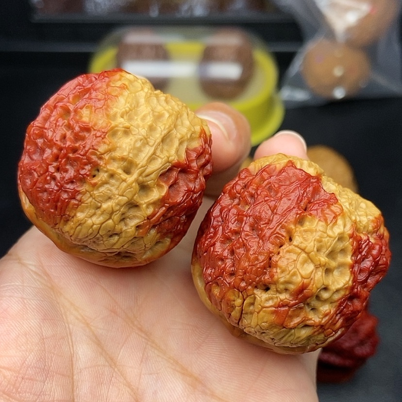【闪购商品】把件文玩核桃44尺牡丹绣球61.5克