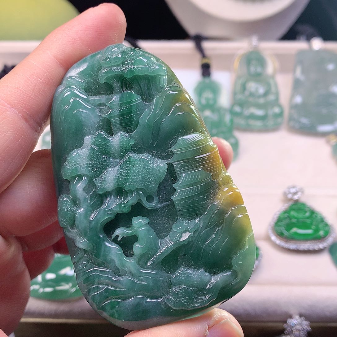 翡翠颈饰未镶嵌翡翠