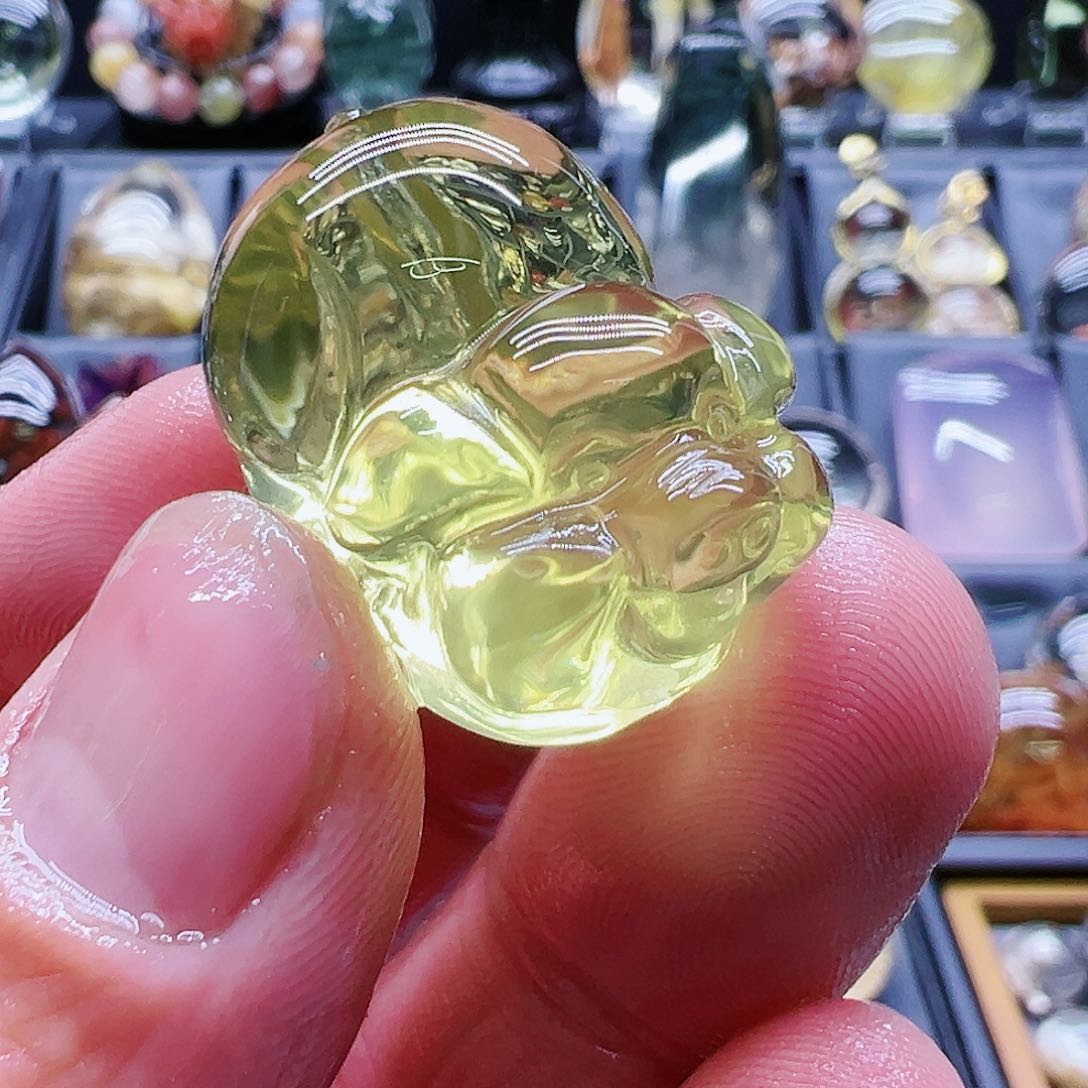 水晶吊坠……未镶嵌