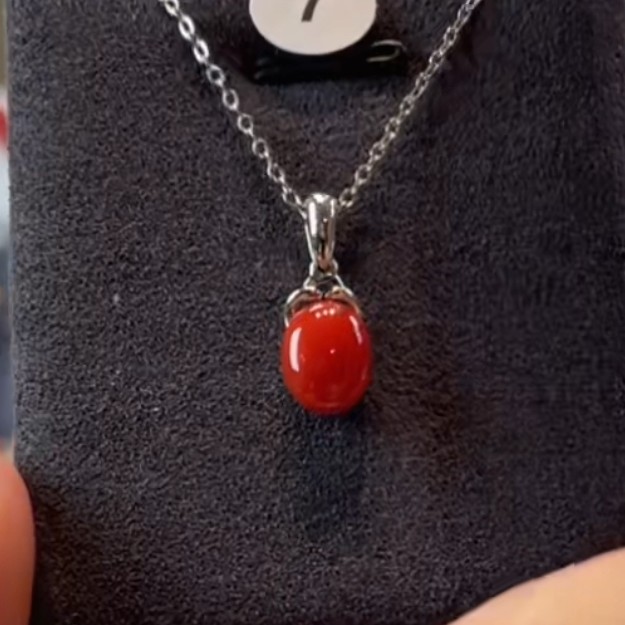 天然宝石红珊瑚吊坠