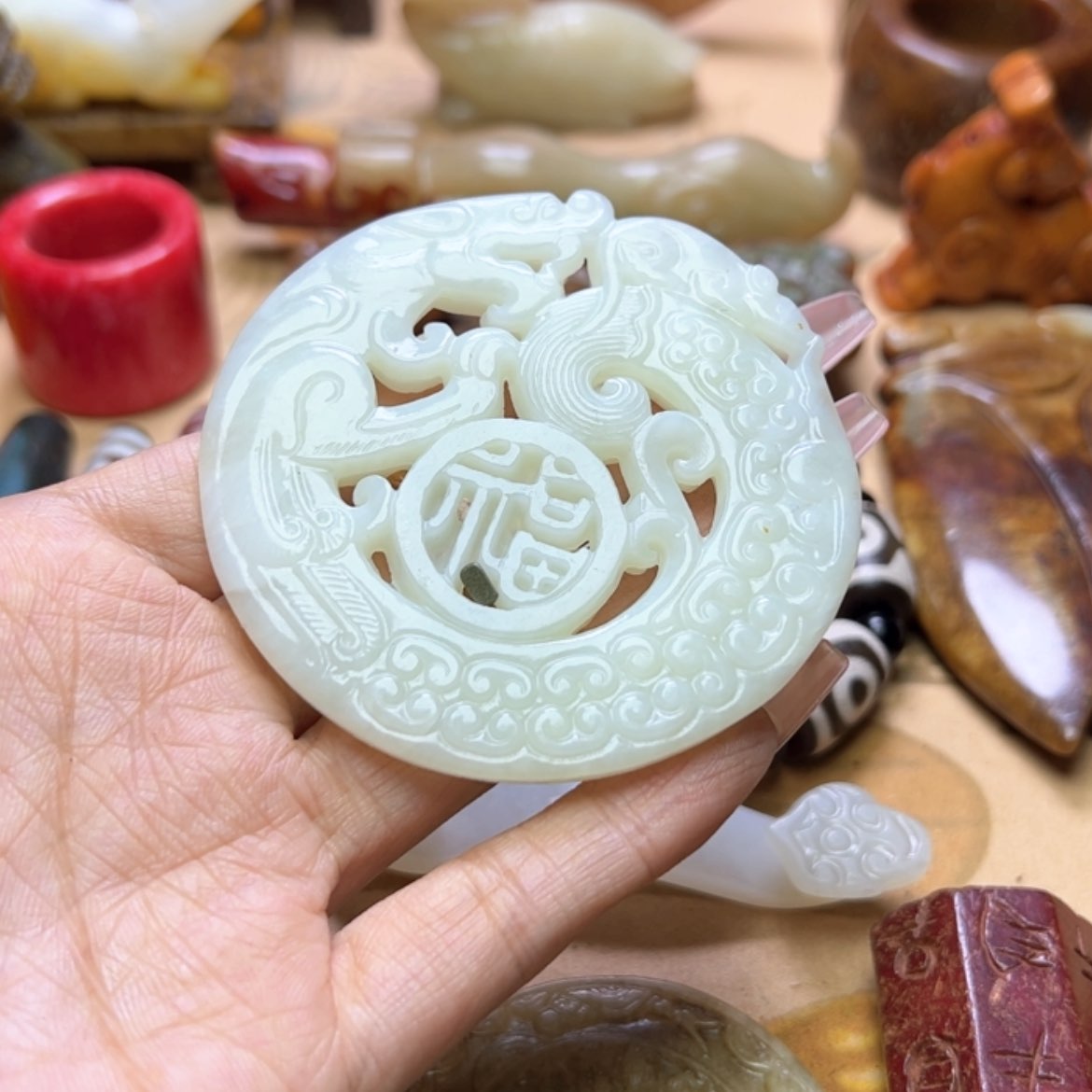 【闪购商品】蛇纹石玉颈饰未镶嵌