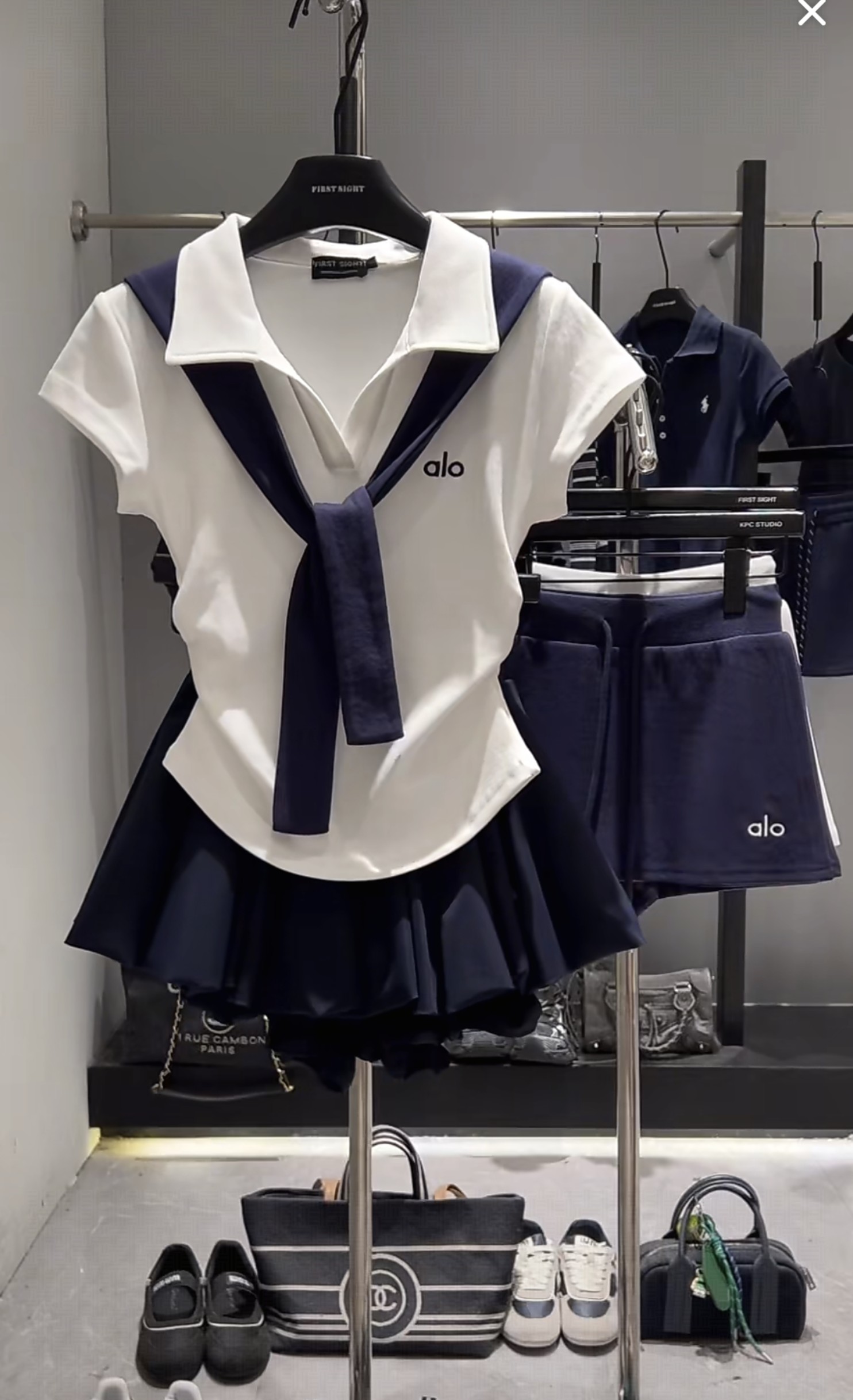 初见家 【撞色POLO领海军风T恤+披肩（真两件）上衣】2025夏季收腰女