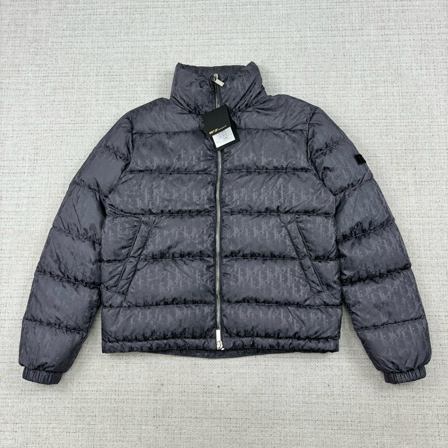 未使用 DIOR/迪奥 新款满印长袖羽绒服/尺码46/编号8559