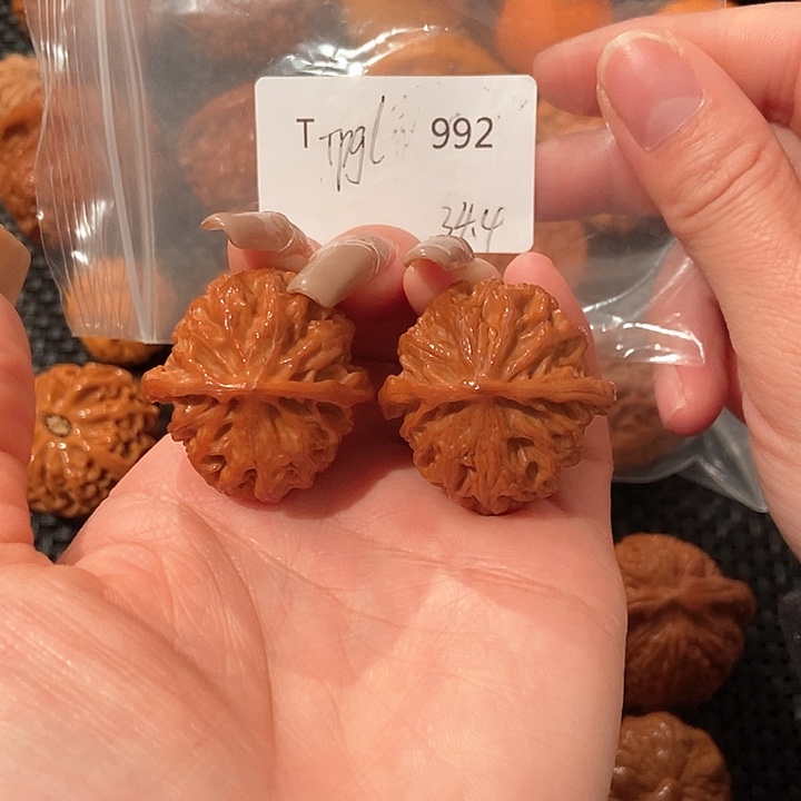 文玩核桃吊坠苹果34